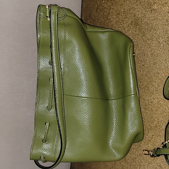 C Wonder Green Faux Leather Tote Bag - Picture 4 of 6